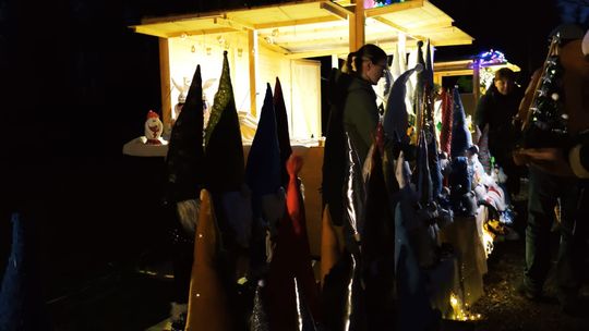 Gm. Siedliszcze. Jarmark świąteczny w Kuliku wieczorową porą... [GALERIA ZDJĘĆ]