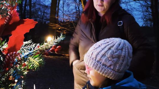 Gm. Siedliszcze. Jarmark świąteczny w Kuliku wieczorową porą... [GALERIA ZDJĘĆ]