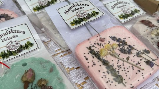 Gm. Siedliszcze. Świąteczny jarmark w Dworze Kulik. Masa ozdób i słodkości! [GALERIA ZDJĘĆ]