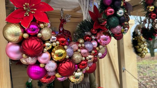 Gm. Siedliszcze. Świąteczny jarmark w Dworze Kulik. Masa ozdób i słodkości! [GALERIA ZDJĘĆ]