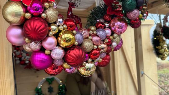 Gm. Siedliszcze. Świąteczny jarmark w Dworze Kulik. Masa ozdób i słodkości! [GALERIA ZDJĘĆ]