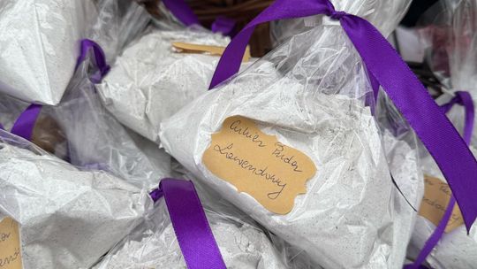 Gm. Siedliszcze. Świąteczny jarmark w Dworze Kulik. Masa ozdób i słodkości! [GALERIA ZDJĘĆ]