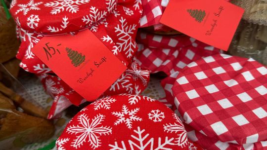 Gm. Siedliszcze. Świąteczny jarmark w Dworze Kulik. Masa ozdób i słodkości! [GALERIA ZDJĘĆ]