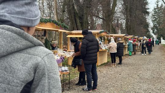 Gm. Siedliszcze. Świąteczny jarmark w Dworze Kulik. Masa ozdób i słodkości! [GALERIA ZDJĘĆ]