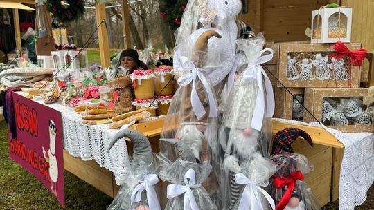 Gm. Siedliszcze. Świąteczny jarmark w Dworze Kulik. Masa ozdób i słodkości! [GALERIA ZDJĘĆ]