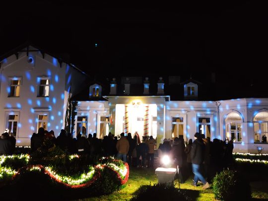 Gm. Siedliszcze. Jarmark świąteczny w Kuliku wieczorową porą... [GALERIA ZDJĘĆ]