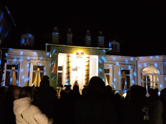 Gm. Siedliszcze. Jarmark świąteczny w Kuliku wieczorową porą... [GALERIA ZDJĘĆ]