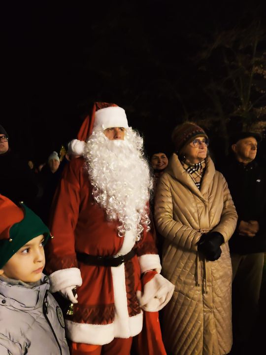 Gm. Siedliszcze. Jarmark świąteczny w Kuliku wieczorową porą... [GALERIA ZDJĘĆ]
