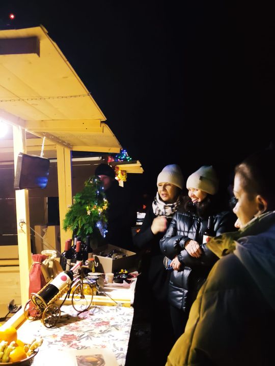 Gm. Siedliszcze. Jarmark świąteczny w Kuliku wieczorową porą... [GALERIA ZDJĘĆ]