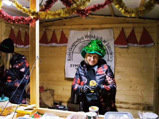 Gm. Siedliszcze. Jarmark świąteczny w Kuliku wieczorową porą... [GALERIA ZDJĘĆ]