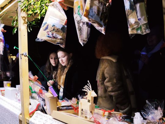 Gm. Siedliszcze. Jarmark świąteczny w Kuliku wieczorową porą... [GALERIA ZDJĘĆ]