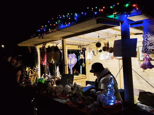 Gm. Siedliszcze. Jarmark świąteczny w Kuliku wieczorową porą... [GALERIA ZDJĘĆ]