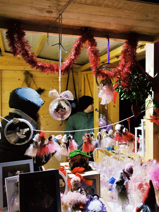 Gm. Siedliszcze. Jarmark świąteczny w Kuliku wieczorową porą... [GALERIA ZDJĘĆ]