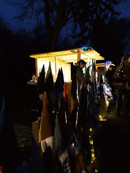 Gm. Siedliszcze. Jarmark świąteczny w Kuliku wieczorową porą... [GALERIA ZDJĘĆ]