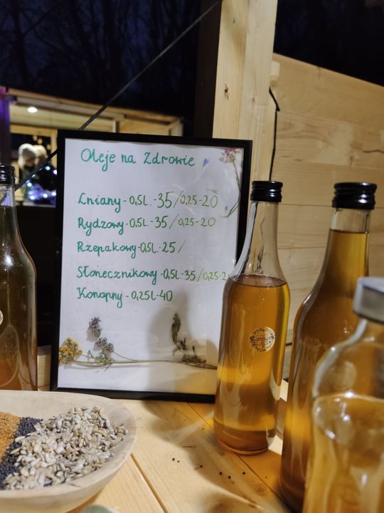 Gm. Siedliszcze. Jarmark świąteczny w Kuliku wieczorową porą... [GALERIA ZDJĘĆ]