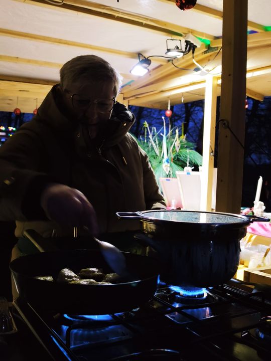 Gm. Siedliszcze. Jarmark świąteczny w Kuliku wieczorową porą... [GALERIA ZDJĘĆ]