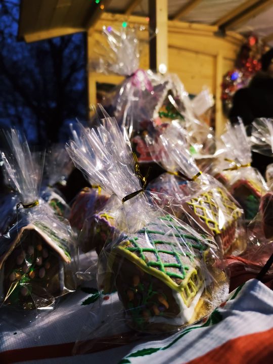 Gm. Siedliszcze. Jarmark świąteczny w Kuliku wieczorową porą... [GALERIA ZDJĘĆ]