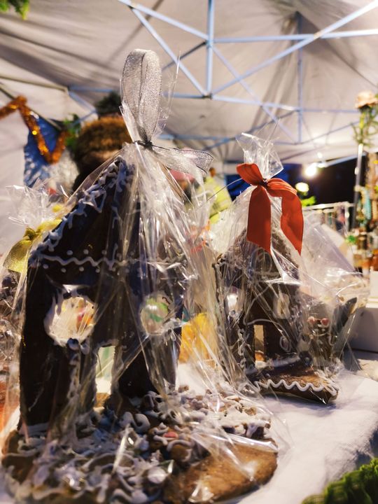 Gm. Siedliszcze. Jarmark świąteczny w Kuliku wieczorową porą... [GALERIA ZDJĘĆ]