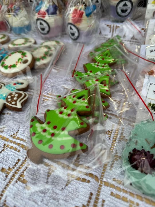 Gm. Siedliszcze. Świąteczny jarmark w Dworze Kulik. Masa ozdób i słodkości! [GALERIA ZDJĘĆ]