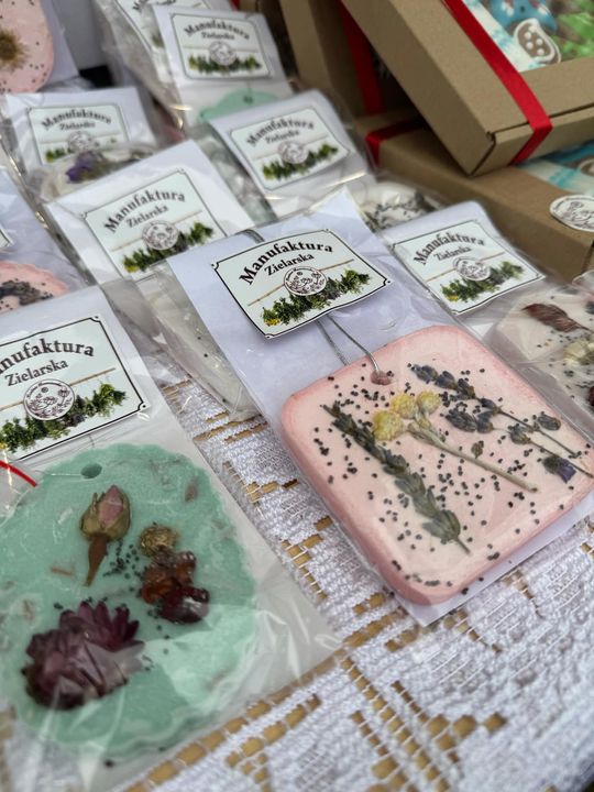 Gm. Siedliszcze. Świąteczny jarmark w Dworze Kulik. Masa ozdób i słodkości! [GALERIA ZDJĘĆ]