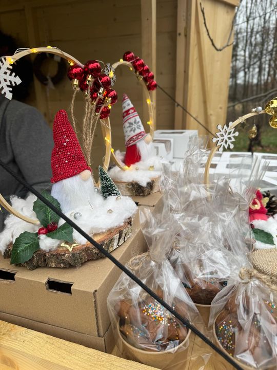 Gm. Siedliszcze. Świąteczny jarmark w Dworze Kulik. Masa ozdób i słodkości! [GALERIA ZDJĘĆ]