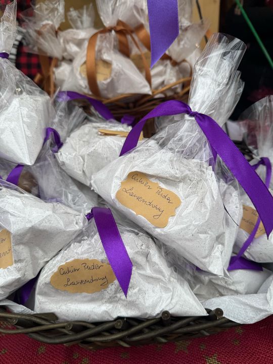 Gm. Siedliszcze. Świąteczny jarmark w Dworze Kulik. Masa ozdób i słodkości! [GALERIA ZDJĘĆ]