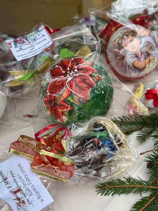 Gm. Siedliszcze. Świąteczny jarmark w Dworze Kulik. Masa ozdób i słodkości! [GALERIA ZDJĘĆ]