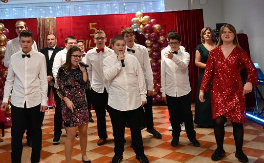 Jubileusz Niepublicznego Specjalnego Ośrodka Szkolno – Wychowawczego na „Lawendowym Wzgórzu "  [GALERIA ZDJĘĆ]