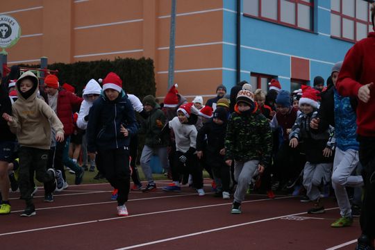 Krasnystaw. I Charytatywny Bieg Mikołajkowy [GALERIA ZDJĘĆ]