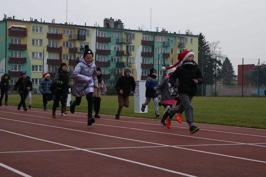 Krasnystaw. I Charytatywny Bieg Mikołajkowy [GALERIA ZDJĘĆ]