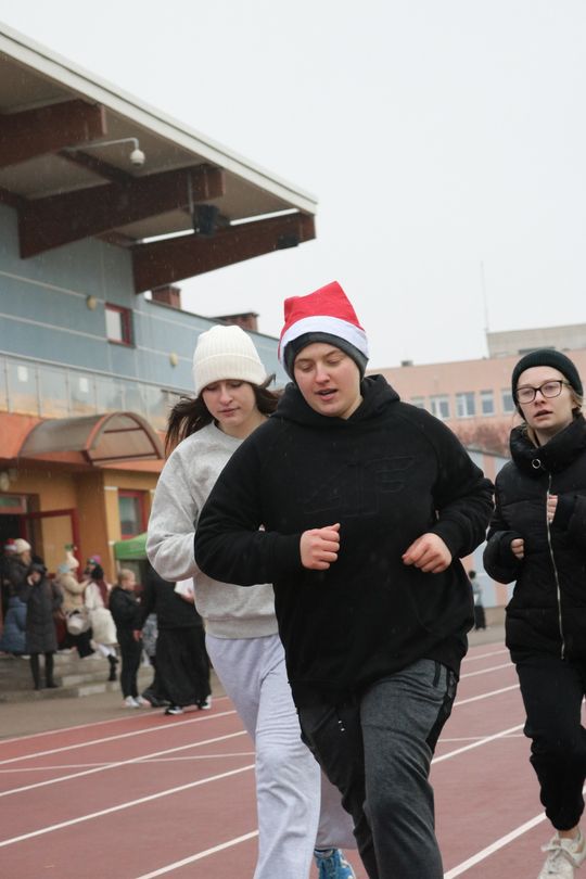 Krasnystaw. I Charytatywny Bieg Mikołajkowy [GALERIA ZDJĘĆ]