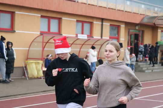 Krasnystaw. I Charytatywny Bieg Mikołajkowy [GALERIA ZDJĘĆ]