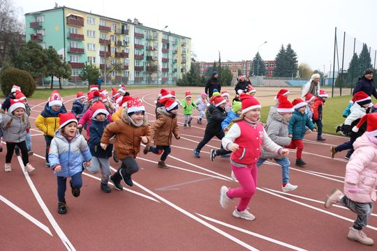 Krasnystaw. I Charytatywny Bieg Mikołajkowy [GALERIA ZDJĘĆ]