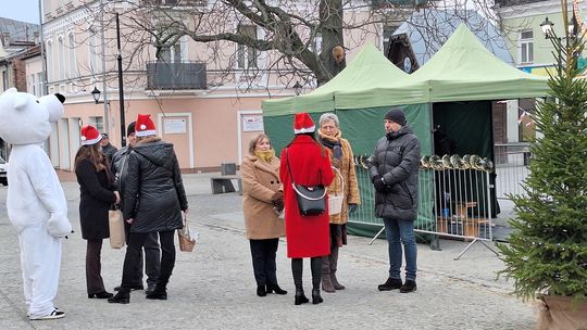 Chełm. Lodowisko na pl. Łuczkowskiego oficjalnie otwarte [GALERIA ZDJĘĆ]