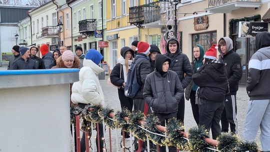 Chełm. Lodowisko na pl. Łuczkowskiego oficjalnie otwarte [GALERIA ZDJĘĆ]
