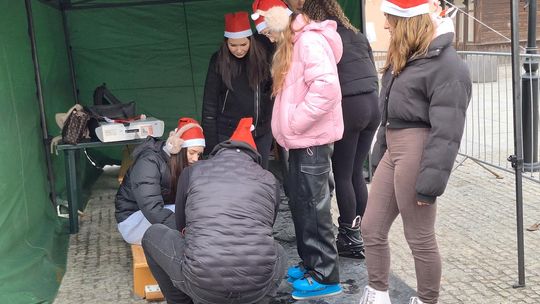 Chełm. Lodowisko na pl. Łuczkowskiego oficjalnie otwarte [GALERIA ZDJĘĆ]