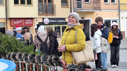 Chełm. Lodowisko na pl. Łuczkowskiego oficjalnie otwarte [GALERIA ZDJĘĆ]