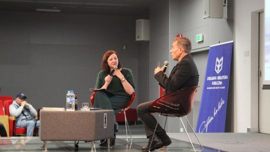 Spotkanie z Robertem Korzeniowskim w chełmskiej bibliotece [GALERIA ZDJĘĆ]