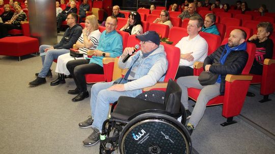 Spotkanie z Robertem Korzeniowskim w chełmskiej bibliotece [GALERIA ZDJĘĆ]