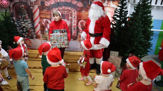 Święty Mikołaj w Przedszkolu nr 15 w Chełmie