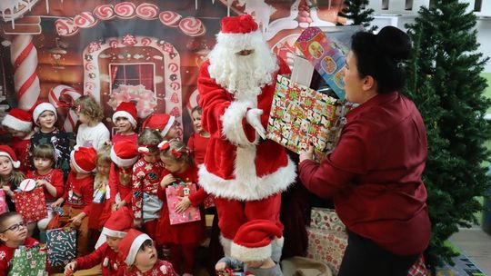 Święty Mikołaj w Przedszkolu nr 15 w Chełmie