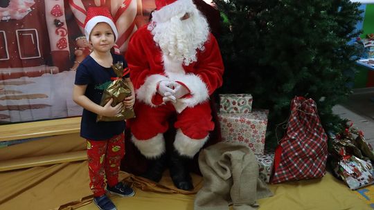 Święty Mikołaj w Przedszkolu nr 15 w Chełmie