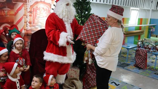 Święty Mikołaj w Przedszkolu nr 15 w Chełmie