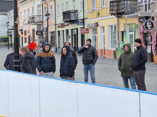 Chełm. Lodowisko na pl. Łuczkowskiego oficjalnie otwarte [GALERIA ZDJĘĆ]