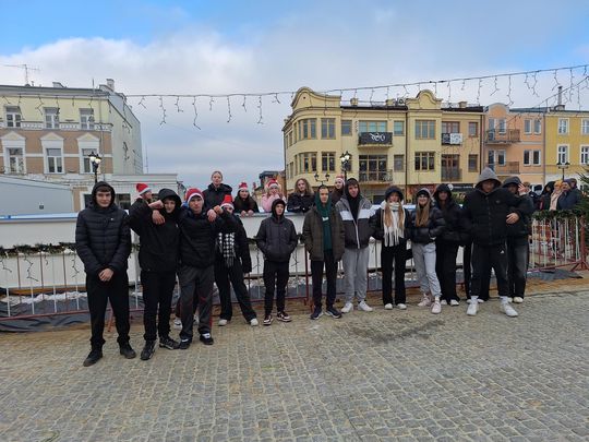 Chełm. Lodowisko na pl. Łuczkowskiego oficjalnie otwarte [GALERIA ZDJĘĆ]