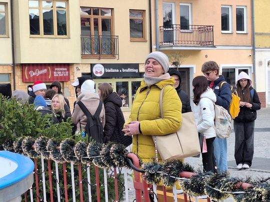 Chełm. Lodowisko na pl. Łuczkowskiego oficjalnie otwarte [GALERIA ZDJĘĆ]