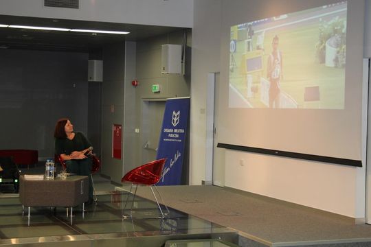 Spotkanie z Robertem Korzeniowskim w chełmskiej bibliotece [GALERIA ZDJĘĆ]