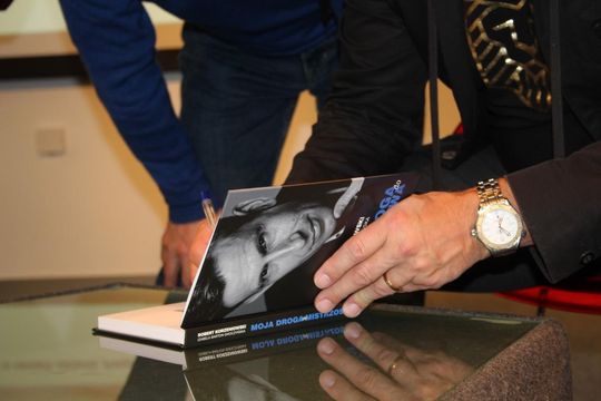 Spotkanie z Robertem Korzeniowskim w chełmskiej bibliotece [GALERIA ZDJĘĆ]