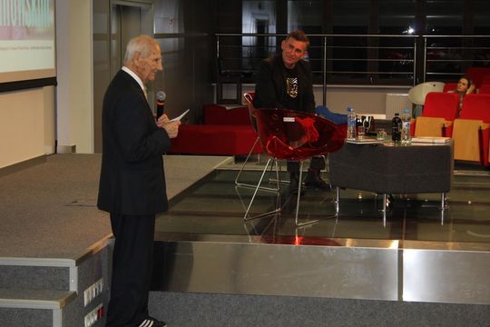 Spotkanie z Robertem Korzeniowskim w chełmskiej bibliotece [GALERIA ZDJĘĆ]