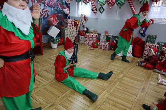 Święty Mikołaj w Przedszkolu nr 15 w Chełmie Święty Mikołaj w Przedszkolu nr 15 w Chełmie